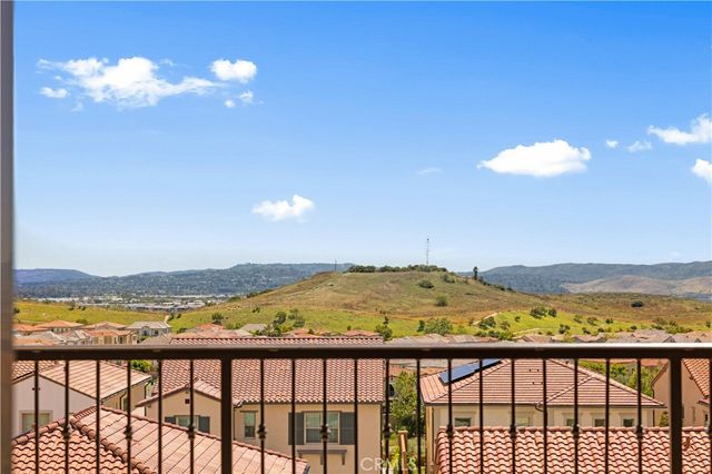 118 Sunnybank, Irvine, CA 92618