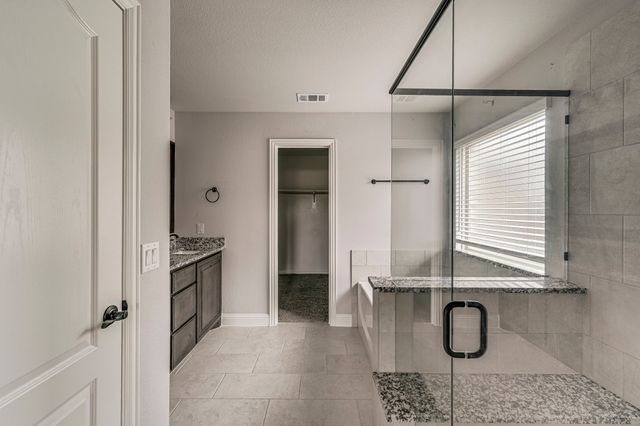 402 W Milas Lane, Glenn Heights, TX 75154