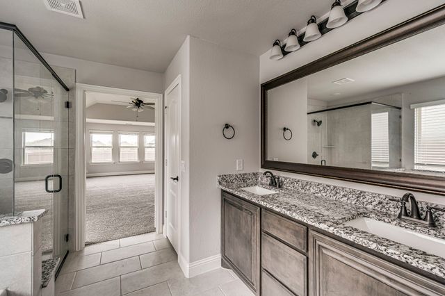 402 W Milas Lane, Glenn Heights, TX 75154