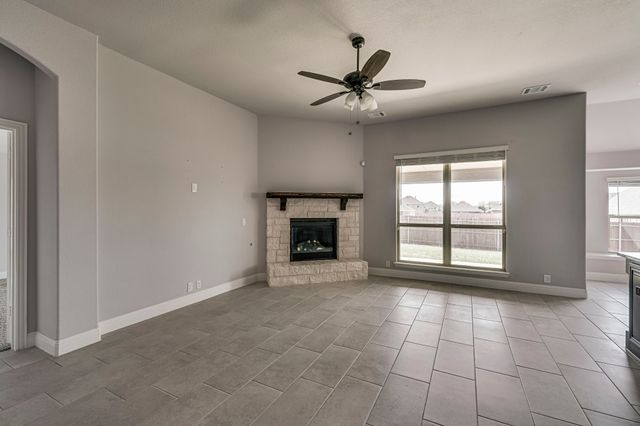402 W Milas Lane, Glenn Heights, TX 75154