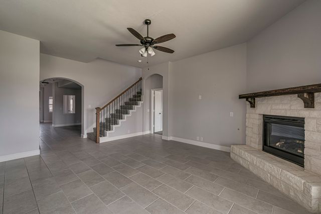 402 W Milas Lane, Glenn Heights, TX 75154