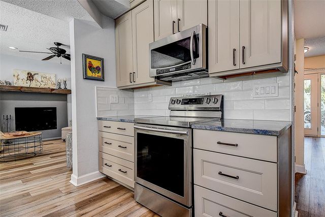 1607 GULF ROAD, Tarpon Springs, FL 34689