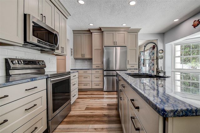 1607 GULF ROAD, Tarpon Springs, FL 34689