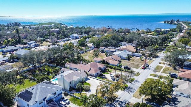 1607 GULF ROAD, Tarpon Springs, FL 34689