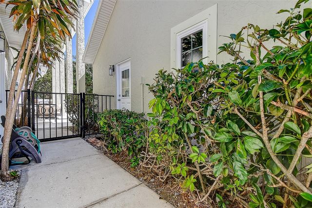 1607 GULF ROAD, Tarpon Springs, FL 34689