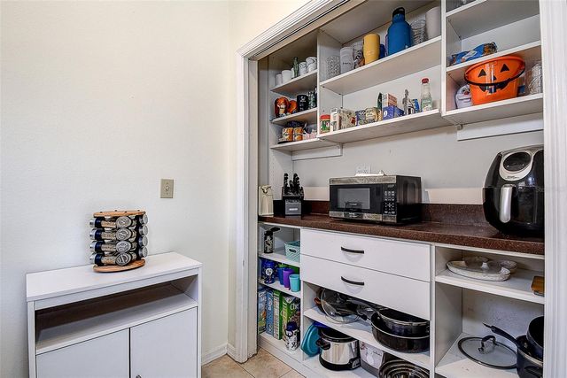 1607 GULF ROAD, Tarpon Springs, FL 34689