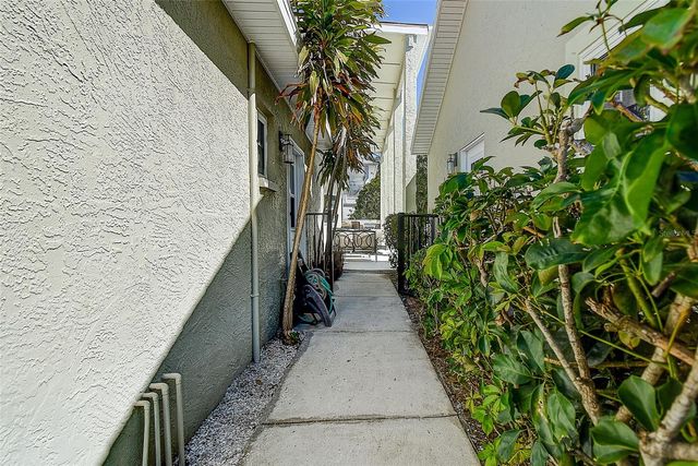 1607 GULF ROAD, Tarpon Springs, FL 34689