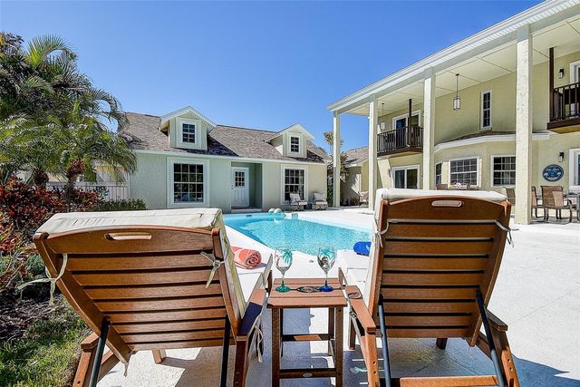 1607 GULF ROAD, Tarpon Springs, FL 34689