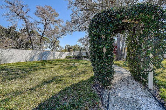 1607 GULF ROAD, Tarpon Springs, FL 34689