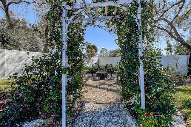 1607 GULF ROAD, Tarpon Springs, FL 34689