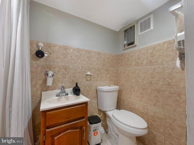 229 E ROCKLAND ST, Philadelphia, PA 19120