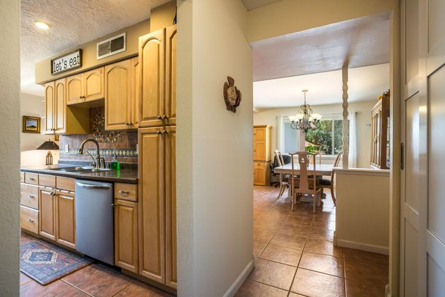 10405 Mazatlan Drive NE, Albuquerque, NM 87111
