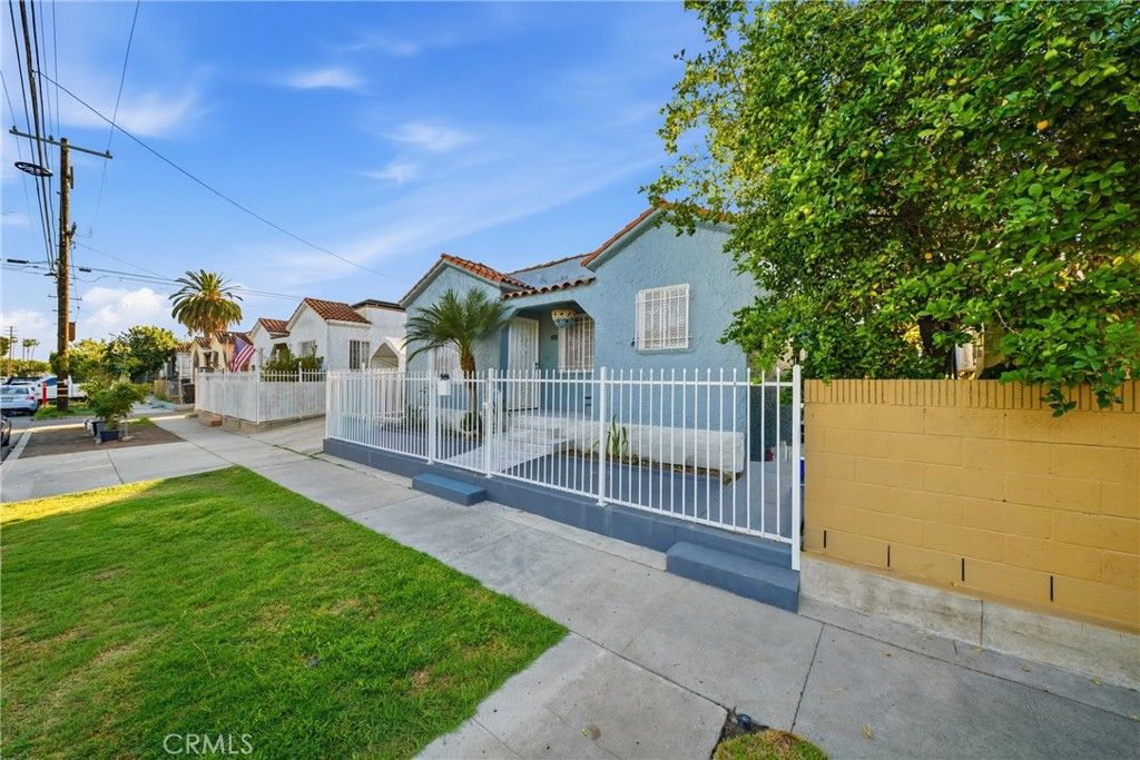 8205 Stanford Ave, Los Angeles, CA 90001 — photo 2