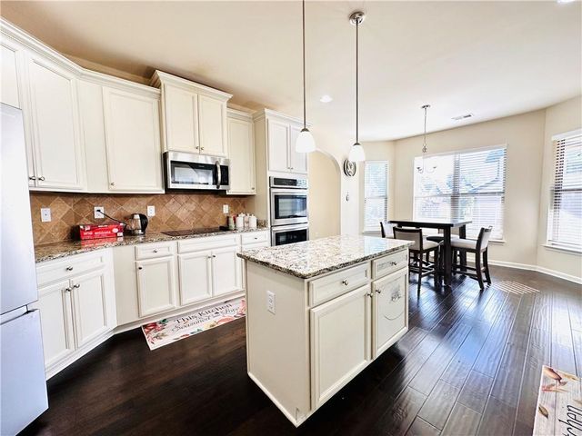 108 Escalade Drive, Mcdonough, GA 30253