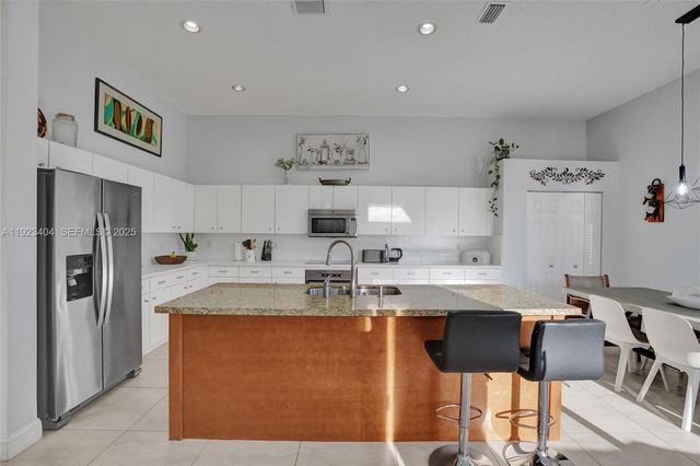 1629 Blue Jay Cir, Weston, FL 33327