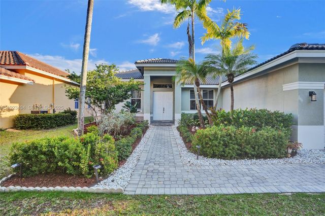 1629 Blue Jay Cir, Weston, FL 33327