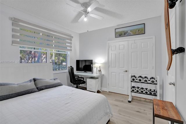 1629 Blue Jay Cir, Weston, FL 33327