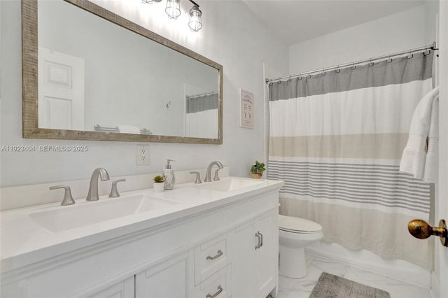 1629 Blue Jay Cir, Weston, FL 33327