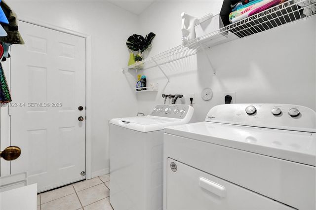 1629 Blue Jay Cir, Weston, FL 33327