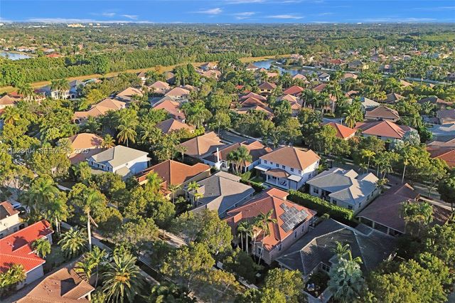 1629 Blue Jay Cir, Weston, FL 33327