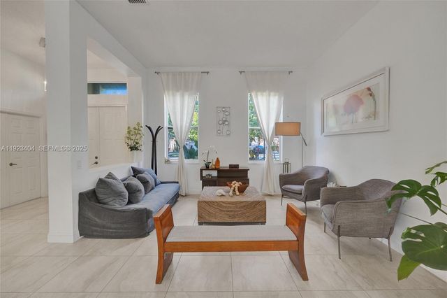 1629 Blue Jay Cir, Weston, FL 33327