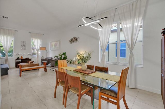 1629 Blue Jay Cir, Weston, FL 33327