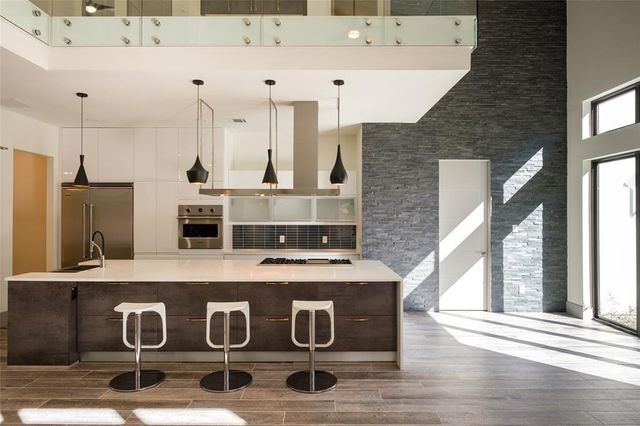 2214 Hewitt Drive, Houston, TX 77018