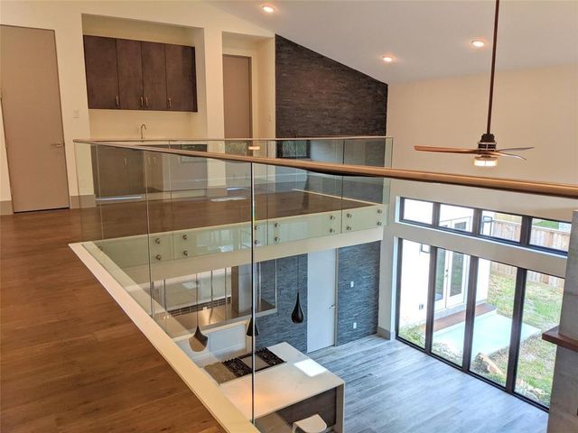 2214 Hewitt Drive, Houston, TX 77018