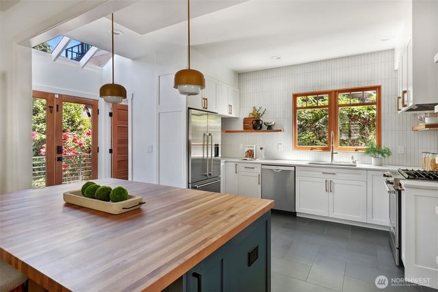 1110 E Denny, Seattle, WA 98122