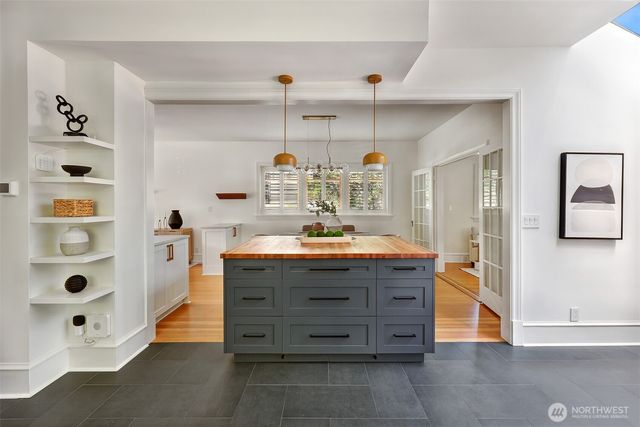 1110 E Denny, Seattle, WA 98122