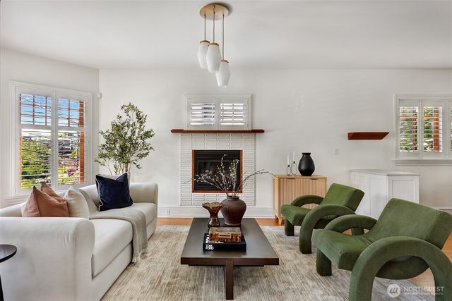 1110 E Denny, Seattle, WA 98122