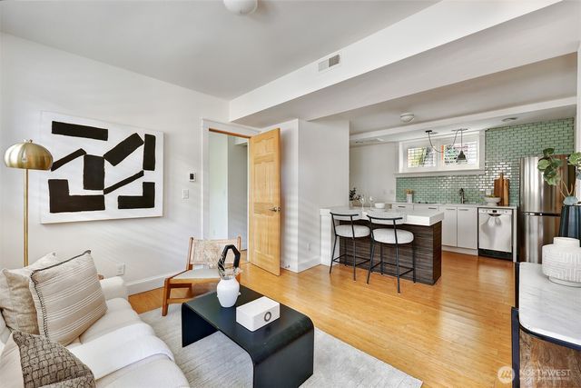 1110 E Denny, Seattle, WA 98122