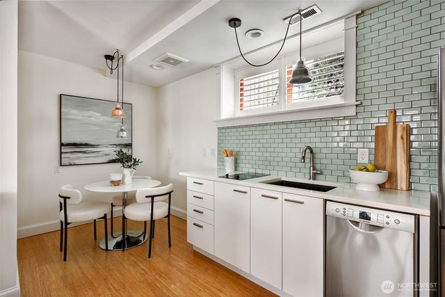 1110 E Denny, Seattle, WA 98122