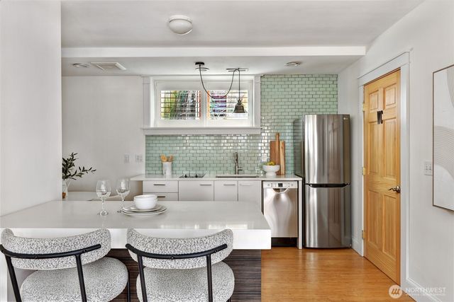 1110 E Denny, Seattle, WA 98122
