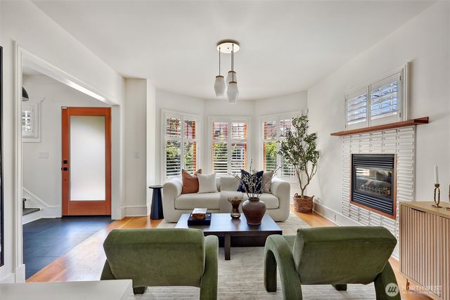 1110 E Denny, Seattle, WA 98122