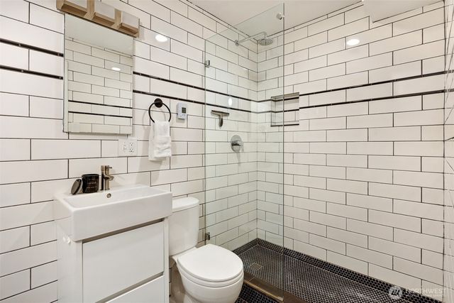 1110 E Denny, Seattle, WA 98122