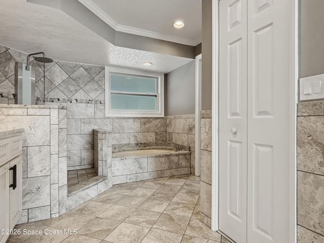 1560 Gisinger Court NW, Palm Bay, FL 32907