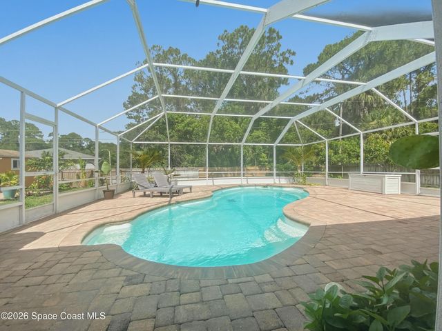 1560 Gisinger Court NW, Palm Bay, FL 32907