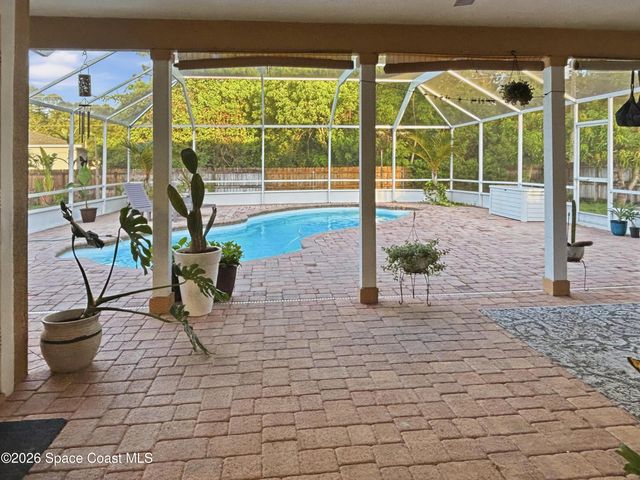 1560 Gisinger Court NW, Palm Bay, FL 32907