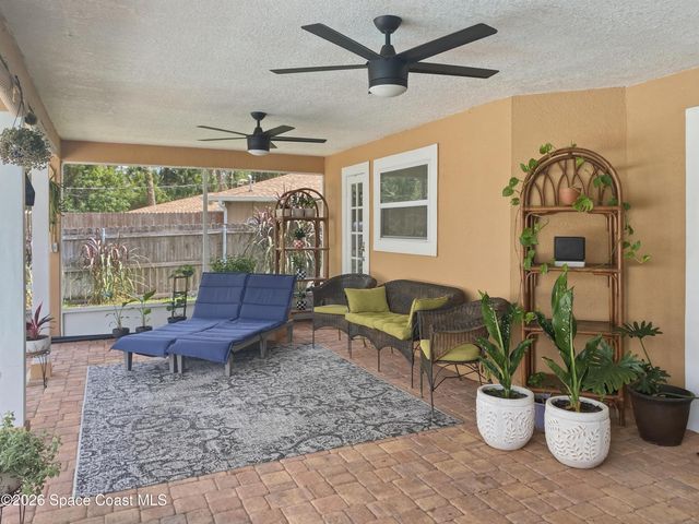 1560 Gisinger Court NW, Palm Bay, FL 32907
