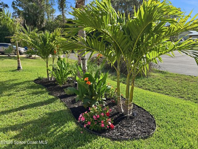 1560 Gisinger Court NW, Palm Bay, FL 32907