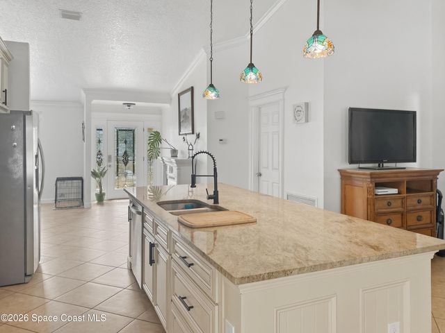 1560 Gisinger Court NW, Palm Bay, FL 32907