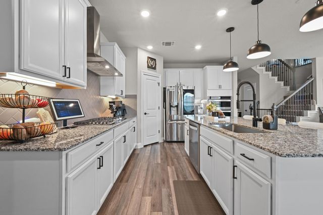 210 Purple Heart DR, Buda, TX 78610