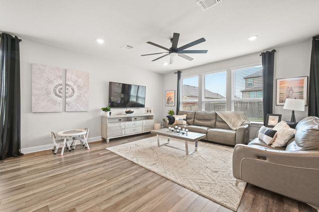 210 Purple Heart DR, Buda, TX 78610