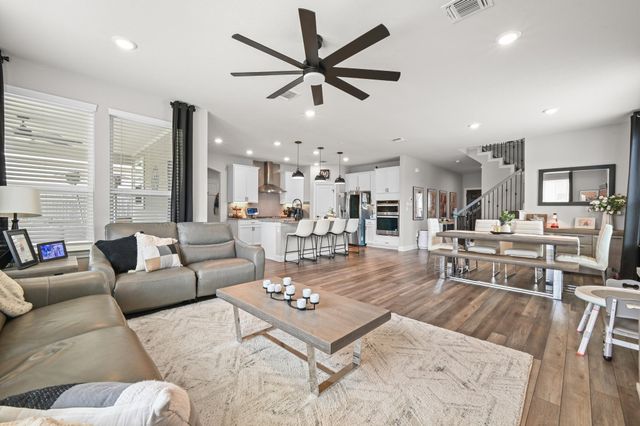 210 Purple Heart DR, Buda, TX 78610