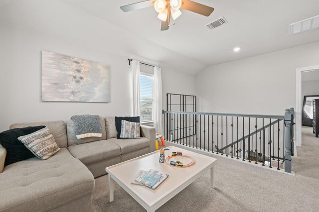210 Purple Heart DR, Buda, TX 78610