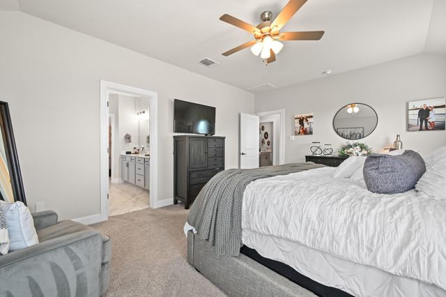 210 Purple Heart DR, Buda, TX 78610