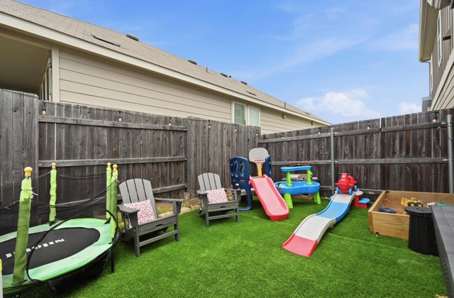 210 Purple Heart DR, Buda, TX 78610