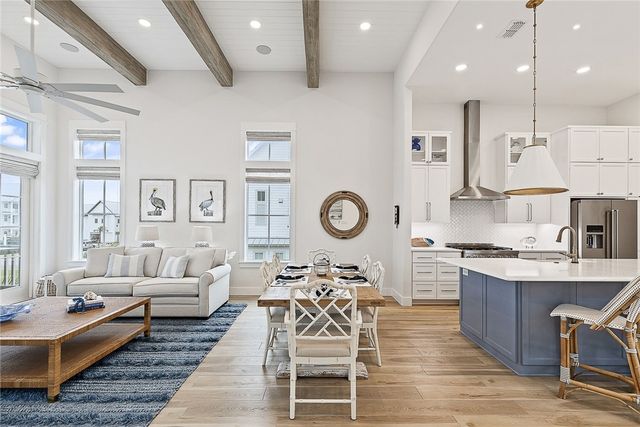 523 Sunrise Ave, Port Aransas, TX 78373