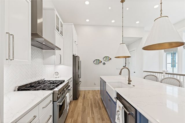 523 Sunrise Ave, Port Aransas, TX 78373